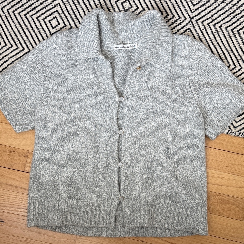 Abercrombie & Fitch Gray Short Sleeve Cardigan